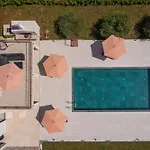 Villa & Blue Five Bedroom With Private Pool And Complete Privacy Čilipi
