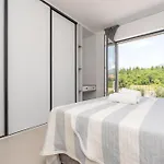 & Blue Five Bedroom With Private Pool And Complete Privacy