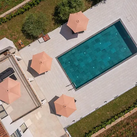 Villa & Blue Five Bedroom With Private Pool And Complete Privacy