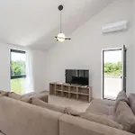 & Blue Five Bedroom With Private Pool And Complete Privacy Βίλα Čilipi