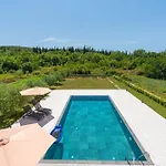 & Blue Five Bedroom With Private Pool And Complete Privacy Βίλα Čilipi