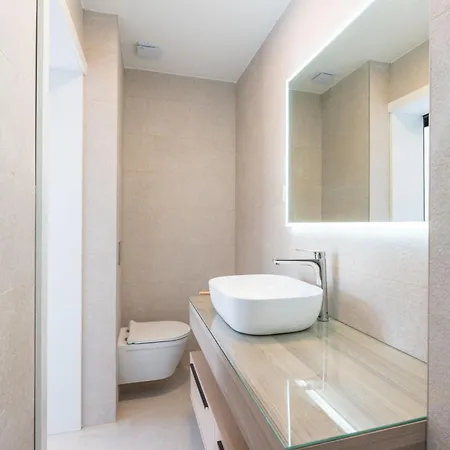 & Blue Five Bedroom With Private Pool And Complete Privacy * Čilipi