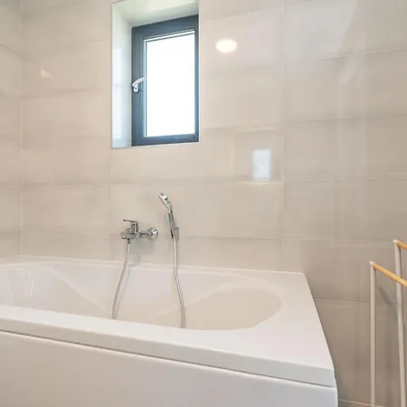 & Blue Five Bedroom With Private Pool And Complete Privacy * Čilipi