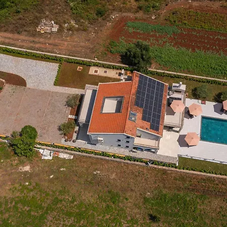 & Blue Five Bedroom With Private Pool And Complete Privacy Villa Čilipi