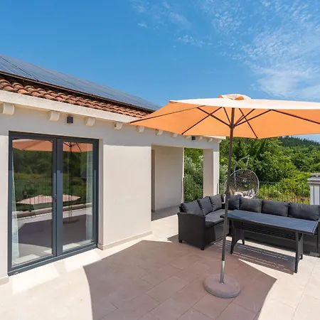 & Blue Five Bedroom With Private Pool And Complete Privacy * Čilipi