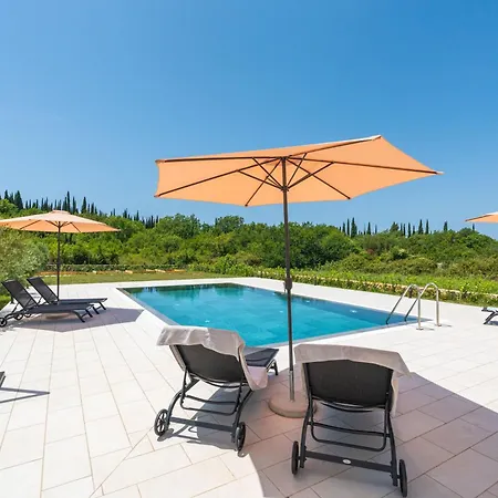& Blue Five Bedroom With Private Pool And Complete Privacy Villa Čilipi