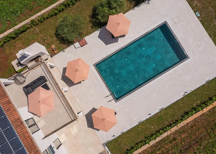 Vila & Blue Five Bedroom With Private Pool And Complete Privacy