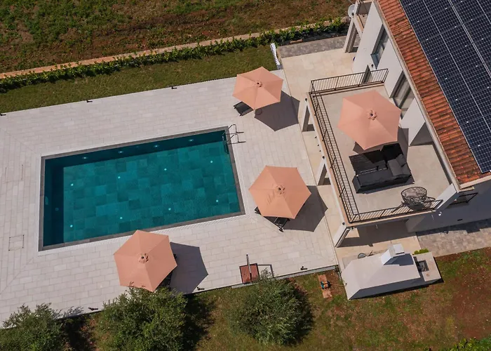 Vila & Blue Five Bedroom With Private Pool And Complete Privacy *