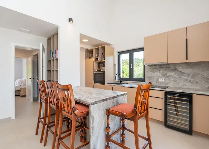 & Blue Five Bedroom With Private Pool And Complete Privacy * Cilipi