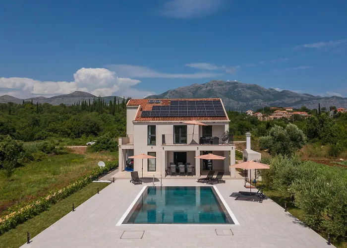 Vila & Blue Five Bedroom With Private Pool And Complete Privacy