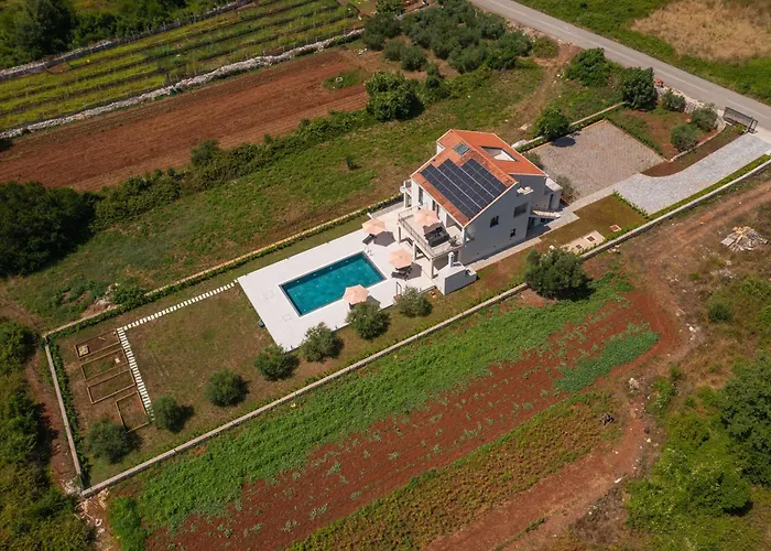 Vila & Blue Five Bedroom With Private Pool And Complete Privacy *